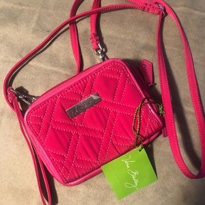 NWT Vera Bradley On The Square Wristlet Fuschia